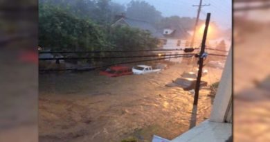 Heavy rains trigger deadly flooding in Indonesia Heavy rains trigger deadly flooding in Indonesia
